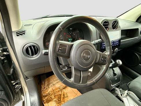 Used 2012 Jeep Compass Latitude image 11