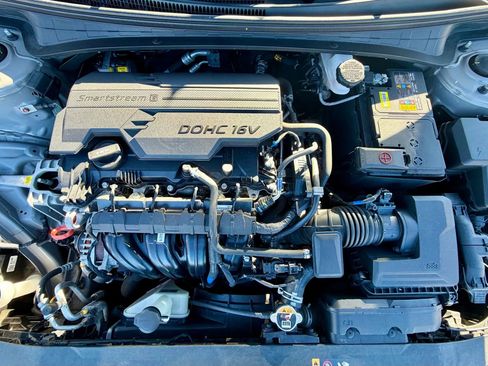 Used 2021 Hyundai Elantra SE w/ Cargo Package image 17