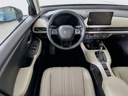Certified 2024 Honda HR-V EX-L image 3