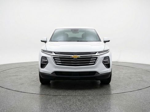 Used 2025 Chevrolet Equinox LT image 2