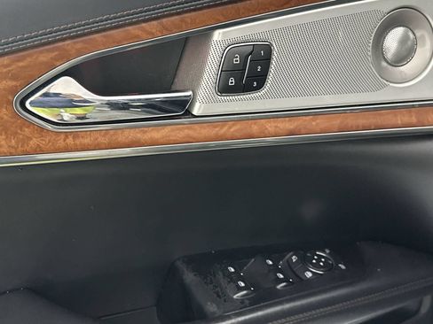 Used 2019 Lincoln Nautilus Black Label AWD/4WD image 13