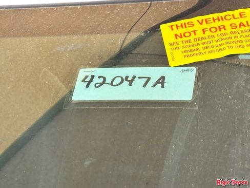 Used 2023 Honda Civic Sport image 11