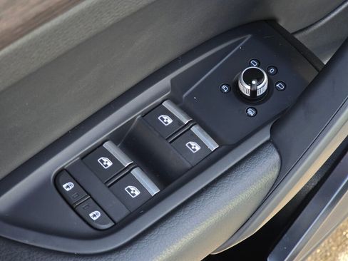 Used 2022 Audi Q5 2.0T Premium w/ Convenience Package image 38