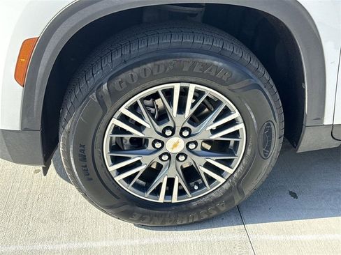 Used 2024 Chevrolet Traverse LT image 31