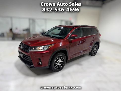 Used 2017 Toyota Highlander SE FWD image 1