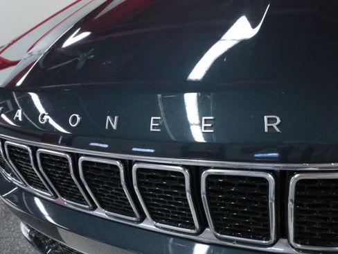 Used 2022 Jeep Wagoneer Series III w/ Premium Group I AWD/4WD image 42