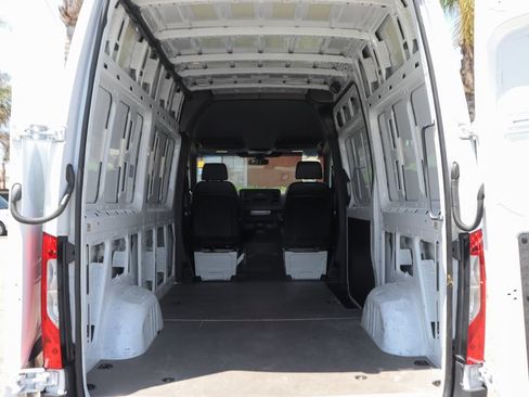 Used 2025 Mercedes-Benz Sprinter 2500 image 10