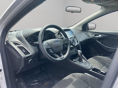 Used 2015 Ford Focus SE FWD image 28
