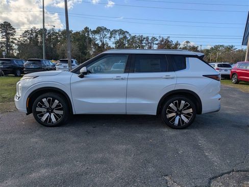 New 2026 Mitsubishi Outlander SEL image 7
