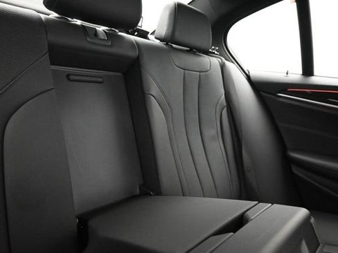 Used 2021 BMW 530i xDrive w/ Premium Package AWD/4WD image 15