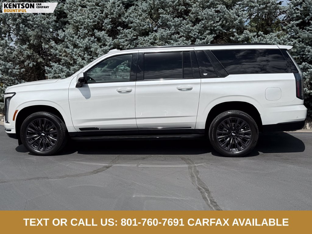 Used 2025 Cadillac Escalade ESV Sport w/ LPO, ONYX Package AWD/4WD image 4