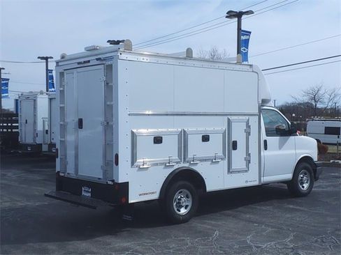 New 2025 Chevrolet Express 3500 w/ Power Convenience Package image 4