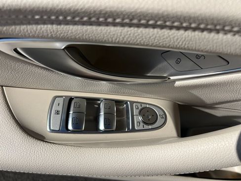 Used 2019 Mercedes-Benz E 300 4MATIC image 11