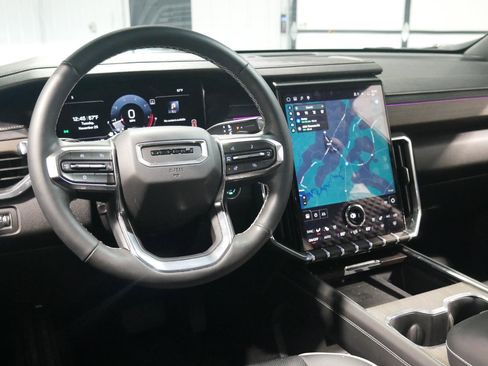 Used 2024 GMC Acadia Denali image 14