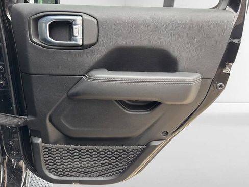 Used 2021 Jeep Wrangler Unlimited Sahara image 26