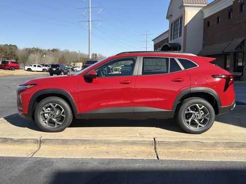 New 2026 Chevrolet Trax LT image 8