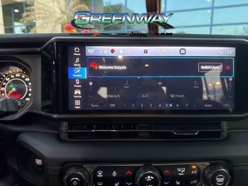 Used 2025 Jeep Gladiator Mojave w/ Convenience Group image 15