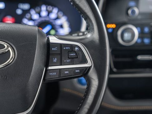 Certified 2022 Toyota Highlander Bronze Edition image 34