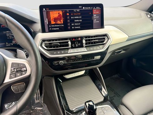 Certified 2025 BMW X4 xDrive30i w/ Premium Package image 29