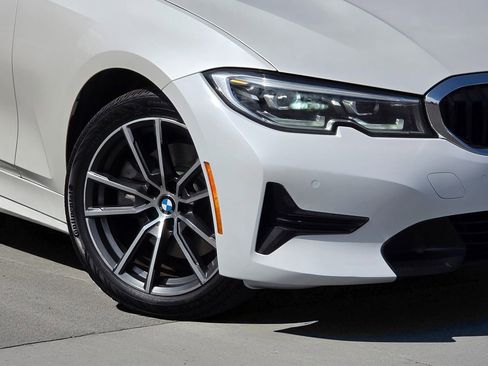 Used 2021 BMW 330i Sedan w/ Driving Assistance Package image 4