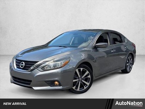 Used 2017 Nissan Altima 2.5 SR FWD image 1