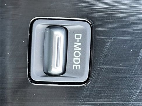 Certified 2025 Nissan Rogue S image 8