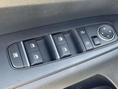 Certified 2022 Kia Forte LXS w/ LXS Technology Package image 23