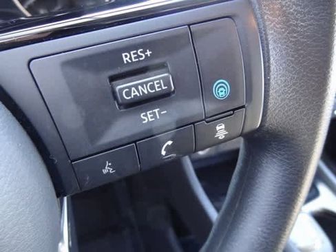 Used 2021 Nissan Rogue SV image 10