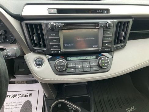 Used 2018 Toyota RAV4 XLE AWD/4WD image 18