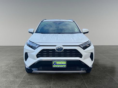 Used 2022 Toyota RAV4 SE image 2