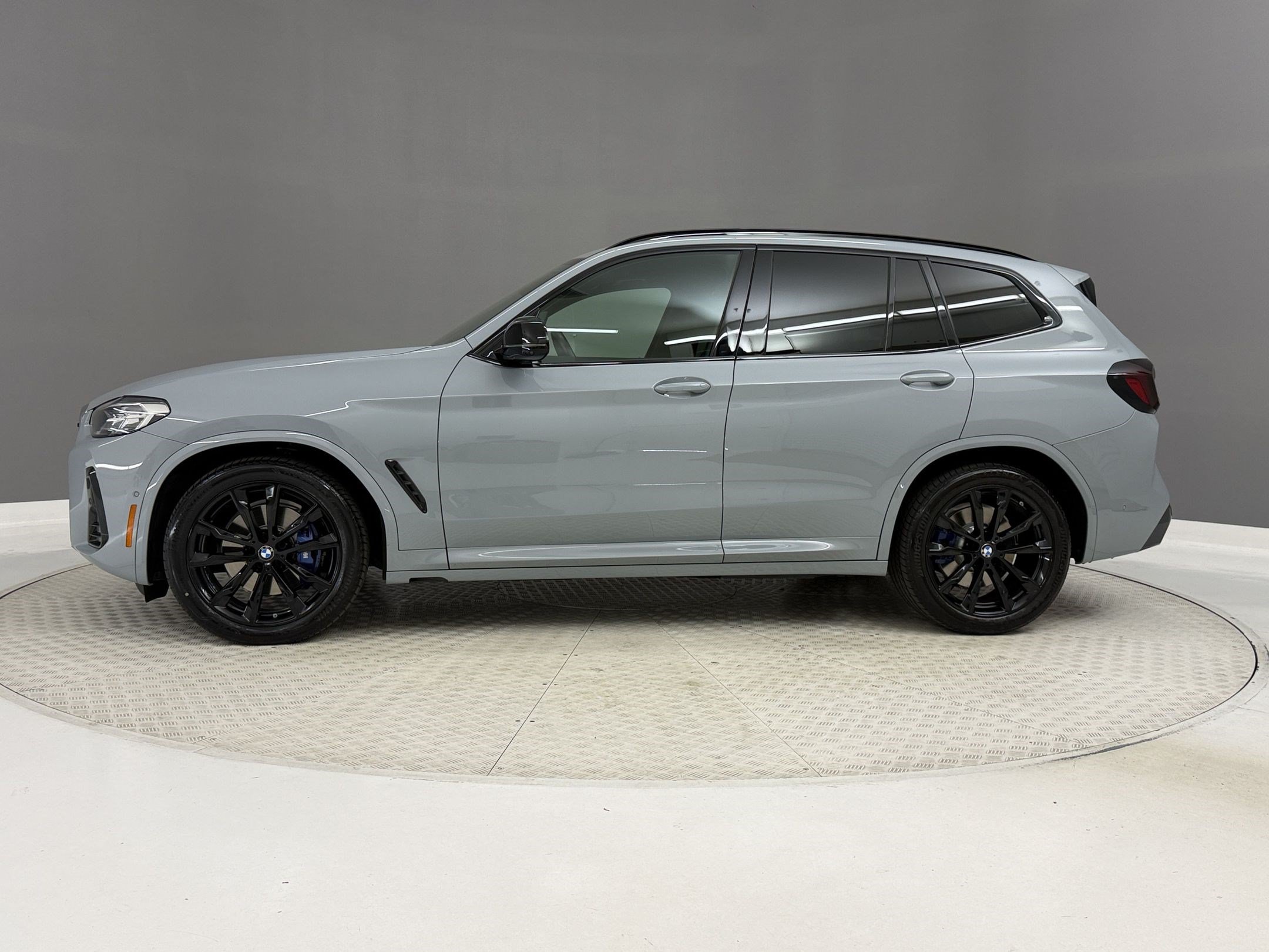 Certified 2024 BMW X3 M40i w/ Premium Package AWD/4WD image 2