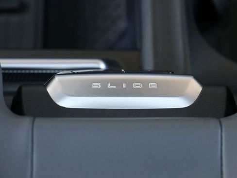 New 2025 Ford Expedition Active image 31