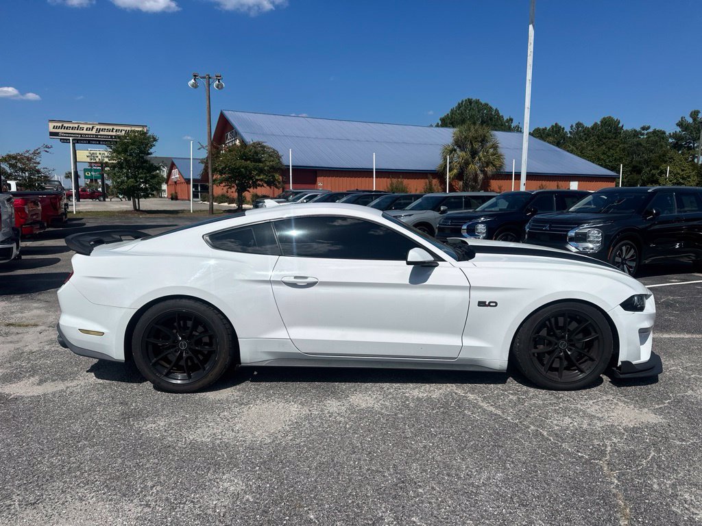 Used 2021 Ford Mustang GT Premium w/ GT Performance Package RWD image 2
