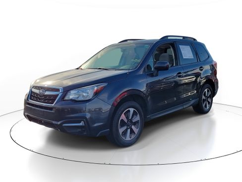 Used 2018 Subaru Forester 2.5i Premium w/ All-Weather Package image 2