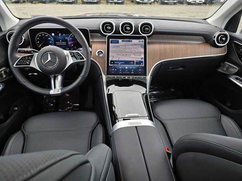 Used 2023 Mercedes-Benz GLC 300 4MATIC image 40