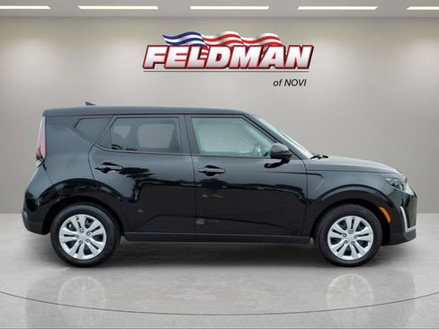 Used 2023 Kia Soul LX FWD image 7