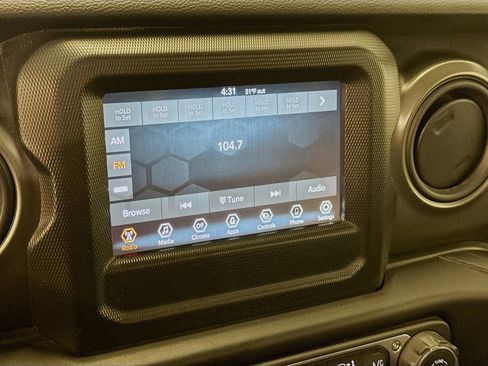 Used 2023 Jeep Wrangler Unlimited AWD/4WD image 21