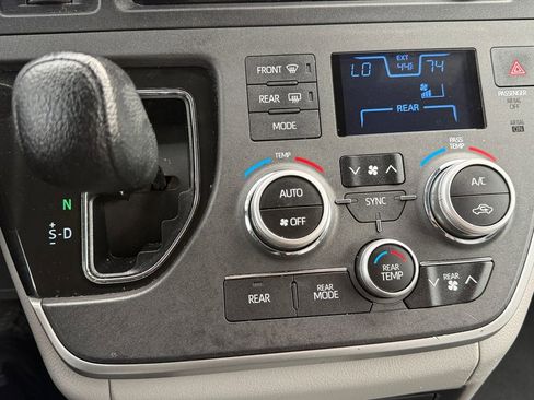 Certified 2020 Toyota Sienna LE image 37