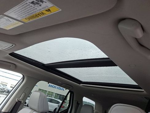 Certified 2023 Honda Pilot Touring image 10