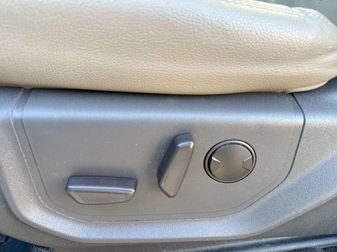 Used 2021 Ford Expedition Max XLT image 14