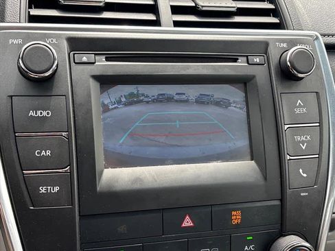 Used 2016 Toyota Camry LE FWD image 13