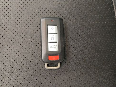 Used 2017 Mitsubishi Outlander GT image 32