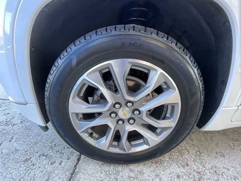 Used 2021 Chevrolet Traverse Premier image 32