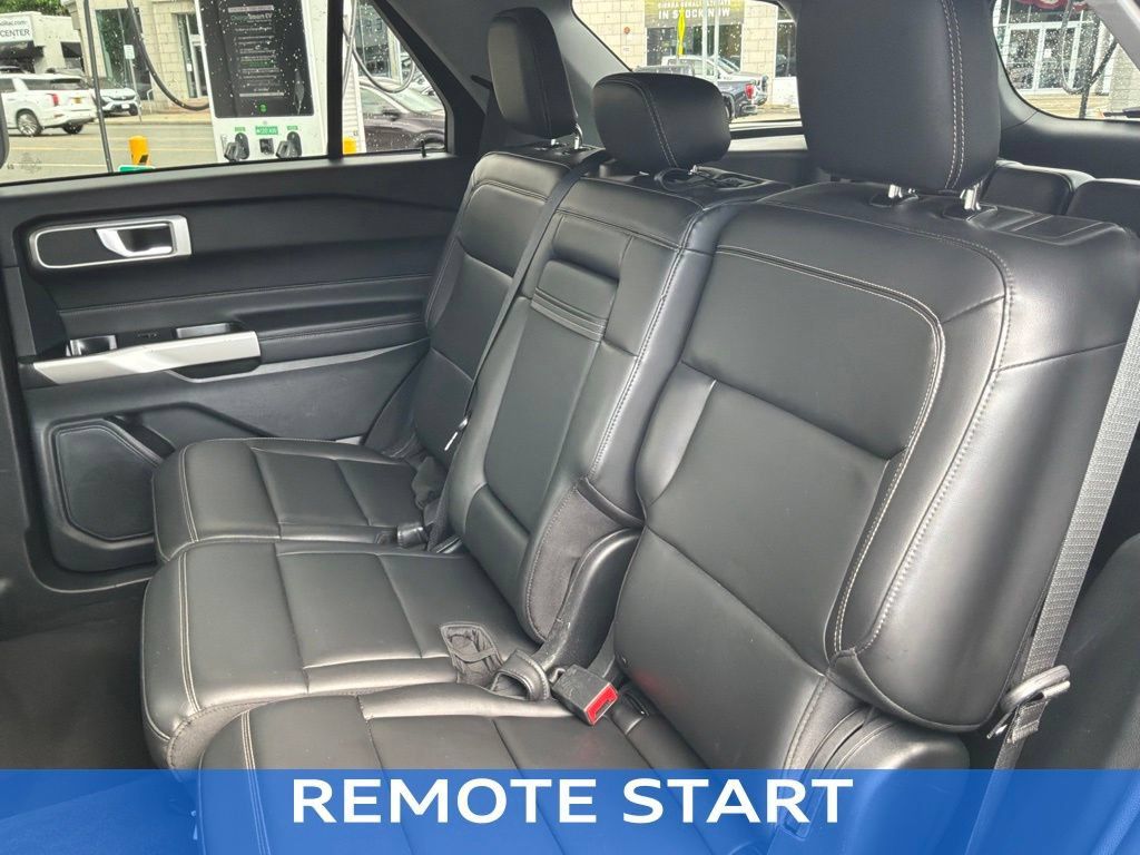 Used 2023 Ford Explorer XLT w/ Equipment Group 202A AWD/4WD image 16