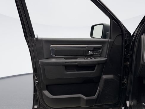 Used 2022 RAM 1500 Classic Warlock image 9