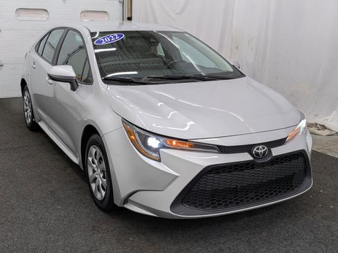 Used 2022 Toyota Corolla LE image 12