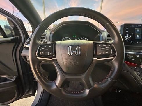 Used 2025 Honda Odyssey Sport-L image 10