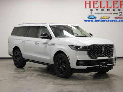 Used 2025 Lincoln Navigator L Reserve AWD/4WD image 1