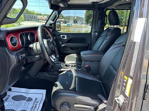Used 2022 Jeep Wrangler Unlimited Rubicon w/ Cold Weather Group AWD/4WD image 23