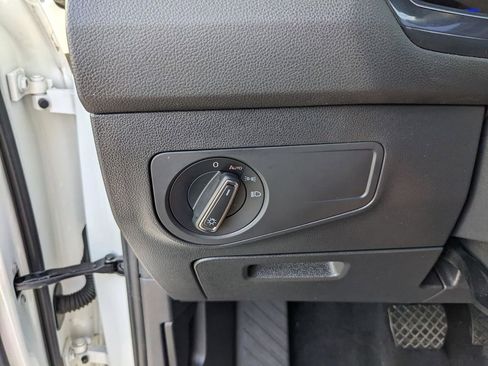 Certified 2022 Volkswagen Tiguan SE w/ Panoramic Sunroof Package image 26